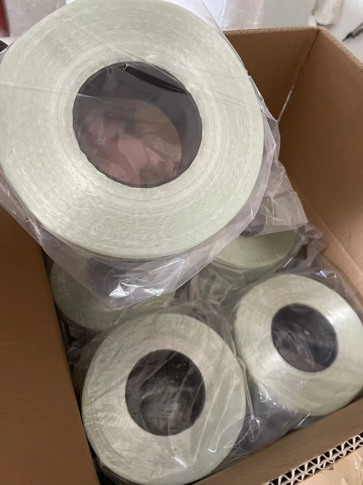 Weftless binding tape — material photograph